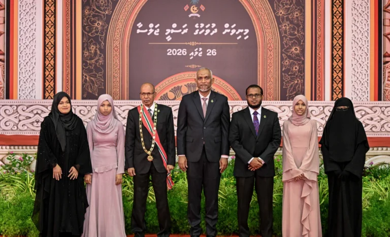 ނިޝާން އިއްޒުއްދީންގެ އިއްޒަތުގެ ވެރިކަން 4 ބޭފުޅަކަށް
