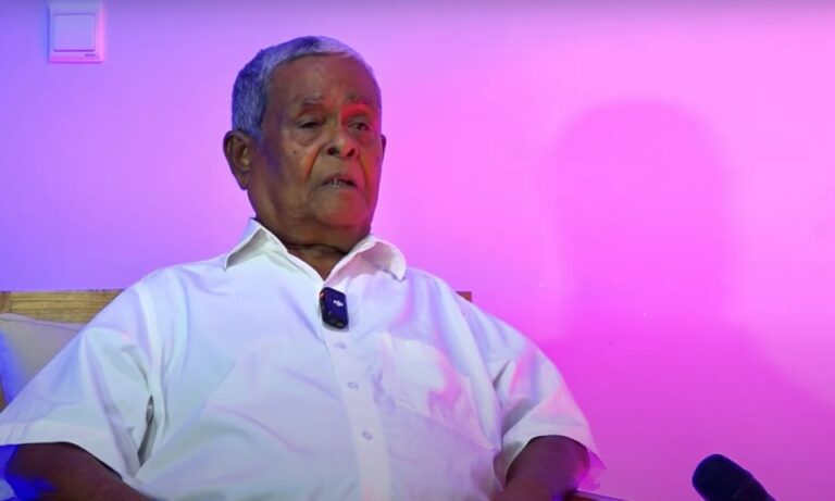 ރާއްޖޭގެ ބާޒާރުގައި ޑޮލަރުގެ އަގު ދަށަށް ނުދާނެ ކަމަށް ވިޔަފާރިވެރިޔާ ޗަމްޕާ މުހައްމަދު މޫސާ ވިދާޅުވެއްޖެ