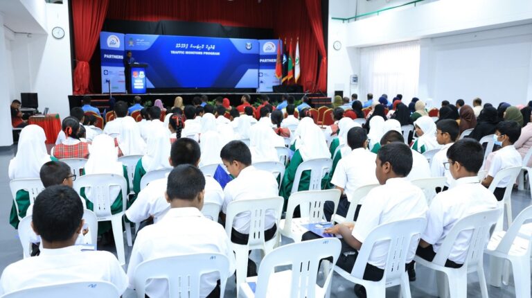 މަޖީދިއްޔާ ސުކޫލާއި އަރަބިއްޔާ ސުކޫލު ޓްރެފިކް މޮނީޓާސް ޕްރޮގްރާމް ނިންމުމުގެ ރަސްމިއްޔާތު ބާއްވައިފި