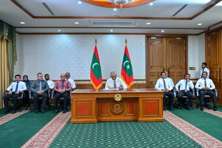 ދިވެހި ރުފިޔާ ދައުރުވާ ނިޒާމަކަށް ބަދަލުކުރަން 10 ވަރަކަށް އަހަރު ނަގާނެ: ރައީސް