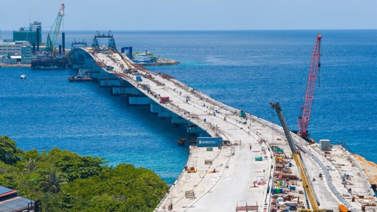 ބޭރުގެ ކޮންޓްރެކްޓަރުންނަށް ދޭ ފައިސާއިން %10 ޓެކްސް ނަގަން ފަށައިފި