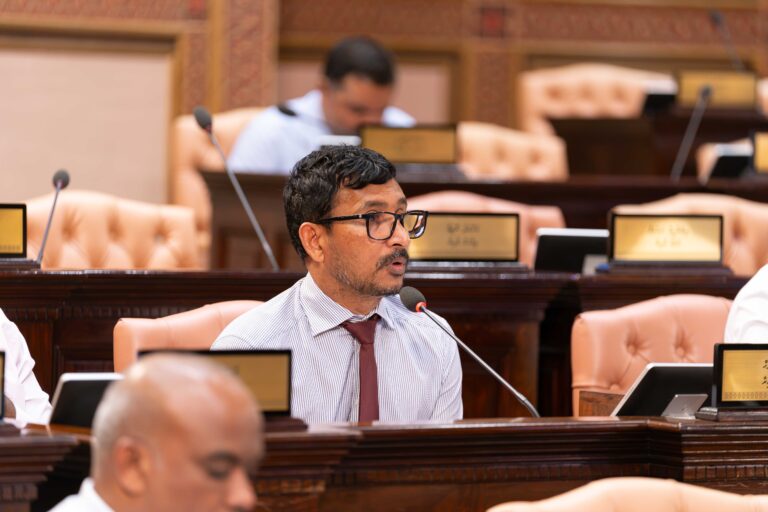 މެންބަރުންގެ އިންޝުއަރެންސް ކަނޑާލަން އެދޭ ޕެޓިޝަން މަޖިލީހަށް ގެނެސް ރައްޔިތުން އެދޭ ގޮތަށް ނިންމާނަން: ފަލާހު