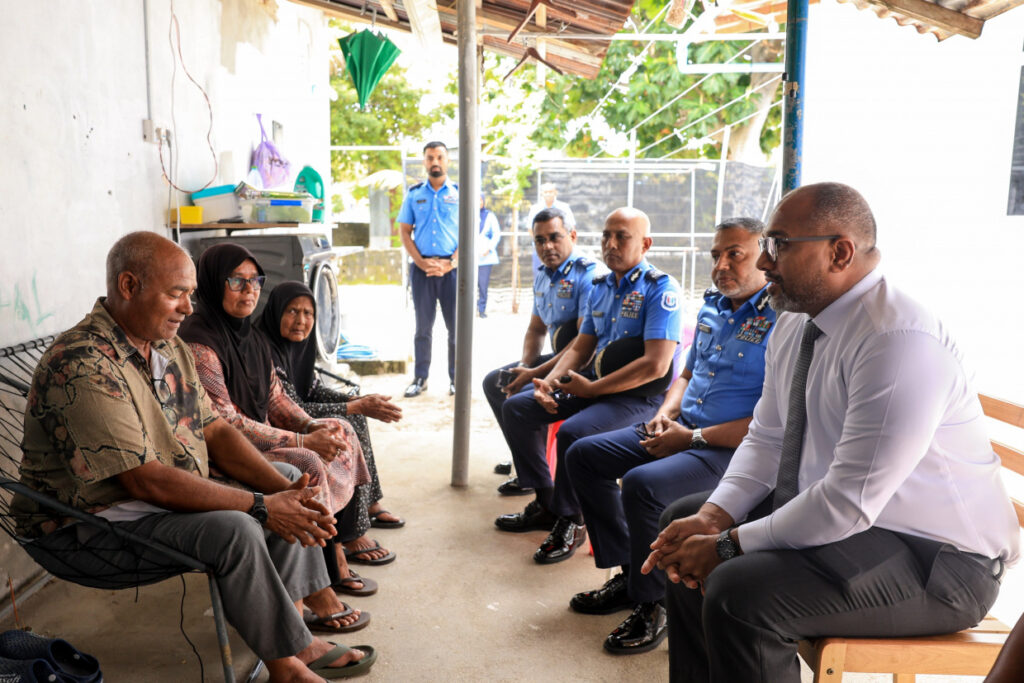 ސާޖަންޓް ޢަލީ ނާފިޢުގެ މައިންބަފައިންނާ މިނިސްޓަރު އިޙްސާން އަދި ސީޕީ ބައްދަލުކުރައްވައިފި