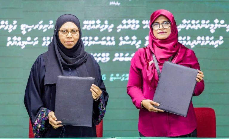 އިސްލާމީ ވުޒާރާއާ އިސްލާމިކް ޔުނިވާސިޓީ އާއި ދެމެދު މުހިއްމު ދެ އެއްބަސްވުމެއްގައި ސޮއިކޮށްފި