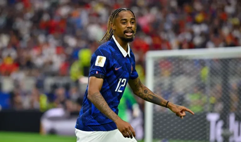 ބާކޯލާ 123 މިލިއަން ޕައުންޑަށް ލިވަޕޫލަށް ބަދަލުވަނީ