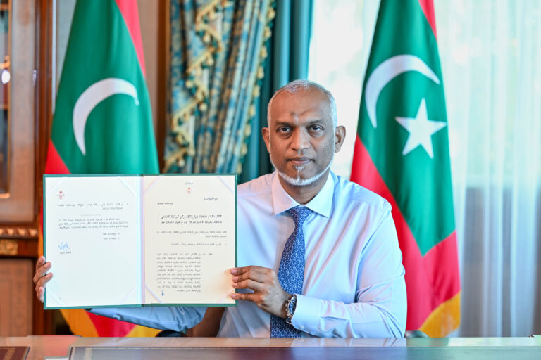 ތަރައްޤީގެ މަޝްރޫޢުތައް ހިންގަން ކައުންސިލުގެ ބިން ނެގޭގޮތަށް ގެނައި އިޞްލާހު ތަސްދީޤްކުރައްވައިފި