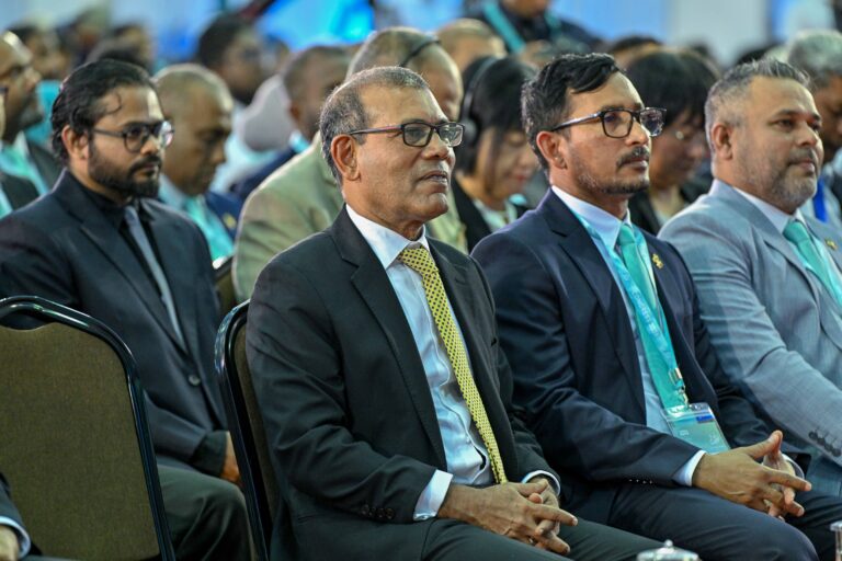 ޕީއެންސީގެ ކޮންގްރެސް ޖަލްސާގައި ކުރީގެ ރައީސް ނަޝީދު ބައިވެރިވެވަޑައިގެންފި