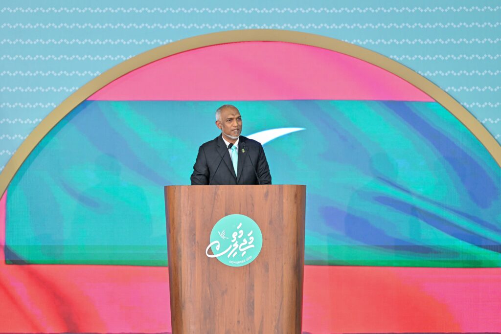 ޒުވާނުން ސިޔާސީ މަސައްކަތާ ދުރަށް ދާތީ ރައީސްގެ ކަންބޮޑުވުން