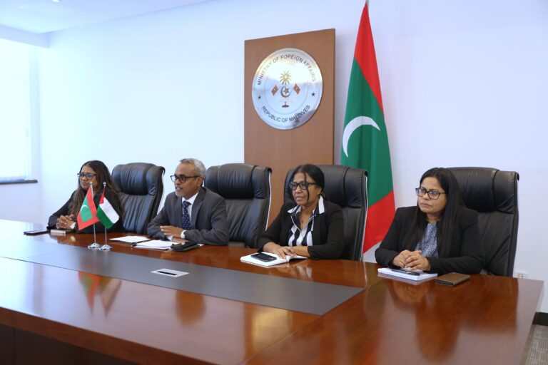 ރާއްޖެއިން ފަލަސްޠީނަށް ކަނޑައެޅުއްވި ސަފީރު ފަތްކޮޅު އަރުވައިފި