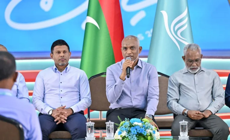 ކޮންގްރެސްގެ މަތީ މަޖިލީސް: އެކި ދާއިރާތަކުގެ އިސް މެންބަރުންނާއި ރައީސް ބައްދަލުކުރައްވައިފި