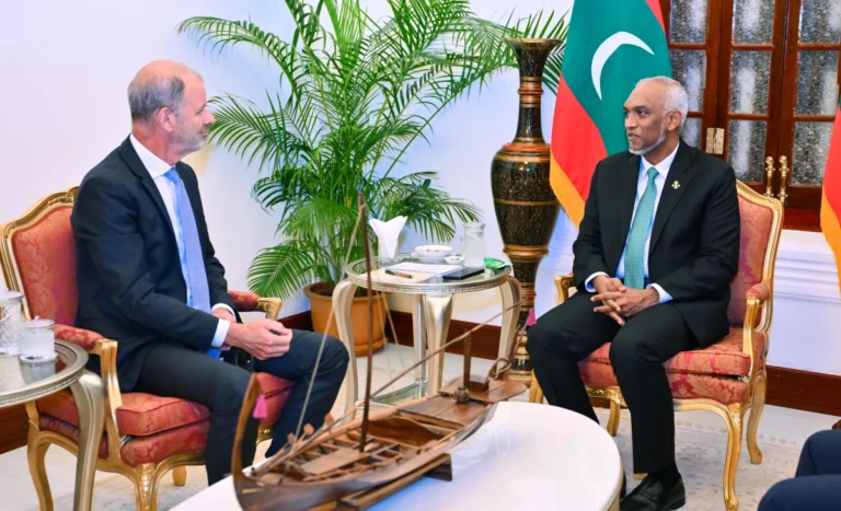 ވޯލްޑް ބޭންކުގެ ދެކުނު އޭޝިއާގެ ނައިބު ރައީސް، ރައީސްގެ އަރިހަށް އިހުތިރާމްގެ ޒިޔާރަތެއް ކުރައްވައިފި