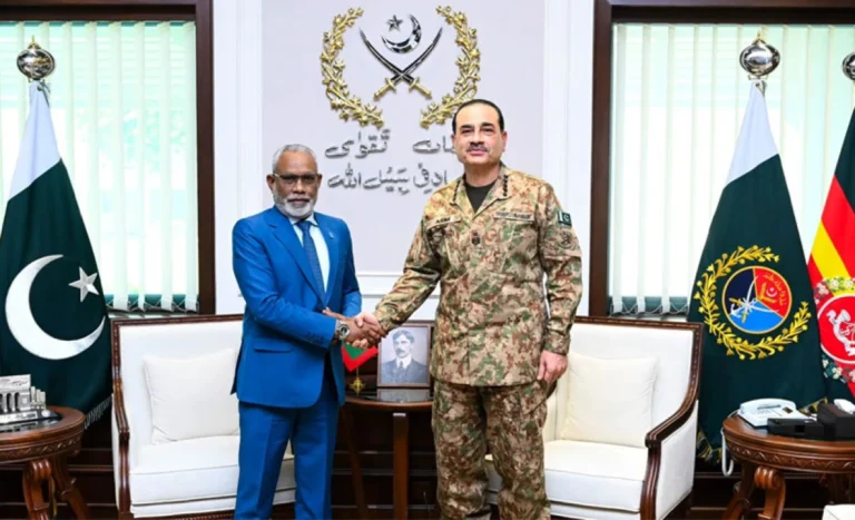 ރައްޔިތުންގެ މަޖިލީހުގެ ރައީސް، ޕާކިސްތާނުގެ ޗީފް އޮފް ޑިފެންސް ފޯސްއާ ބައްދަލުކުރަަައްވައިފި