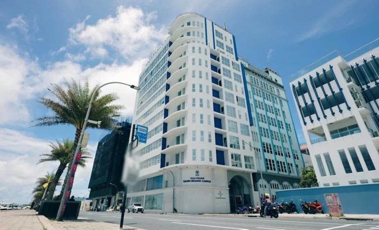 ޔުނިވަރސިޓީއެއްގެ ދަރަޖައަށް ބަދަލުކުރުމުގެ އުސޫލު އަލުން އެކުލަވާލައިފި