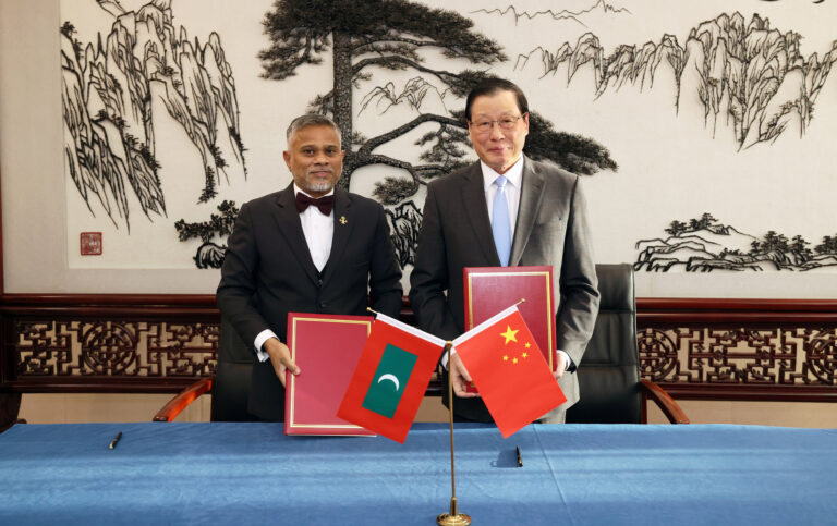 ޕްރޮސެކިއުޓަރުން ތަމްރީނުކުރުމާއި ދިރާސާކުރުމަށް ރާއްޖެއާއި ޗައިނާއާ ދެމެދު އެއްބަސްވުމެއްގައި ސޮއިކޮށްފި