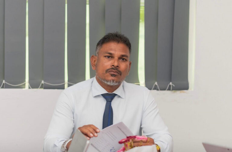ތިނަދޫ މޭޔަރު ސައުދު އަލީގެ މައްޗަށް ދެ ދައުވާއެއް އުފުލައިފި