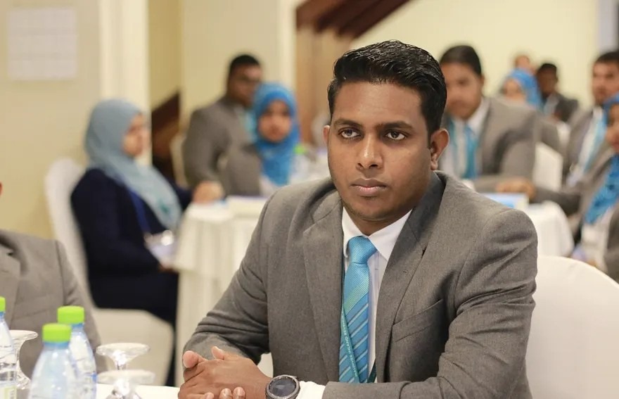 ނނނ
