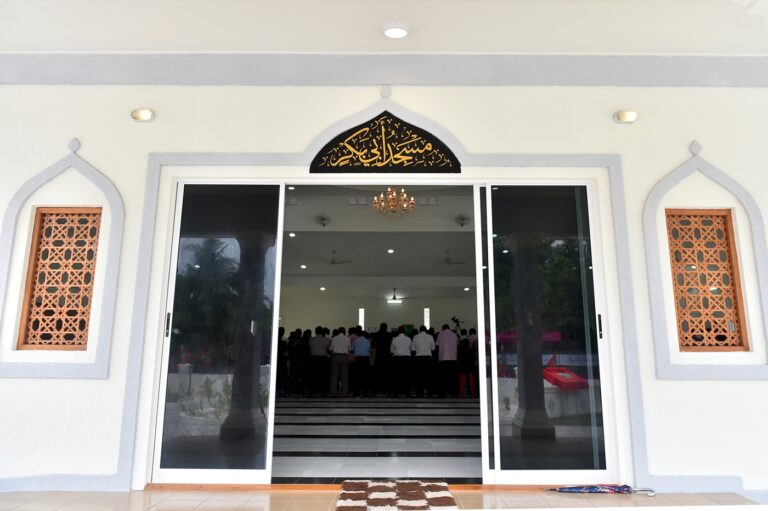 ހަތަރު ރަށެއްގެ މިސްކިތް ބިނާކުރުމުގެ ބީލަމަށް ހުޅުވާލައިފި
