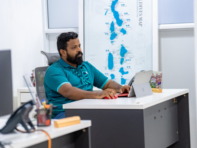 ލޮޖިސްޓިކްސް ދާއިރާގެ ކުރިމަގު ވަރަށް އުޖާލާ: މުނީރު
