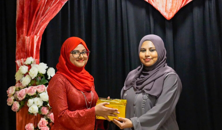 ދަރީންގެ ހިތްތަކުގައި ޤައުމީ ލޯތްބާއި އިސްލާމީ ރިވެތި އަޚުލާޤު އަށަގަންނުވަންޖެހޭ: ހީނާ