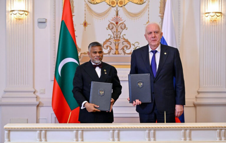 ރާއްޖެއާއި ރަޝިޔާއާ، ޤާނޫނީ ގޮތުން ގުޅުންބަދަހިކުރުމުގެ އެއްބަސްވުމެއްގައި ސޮއިކޮށްފި