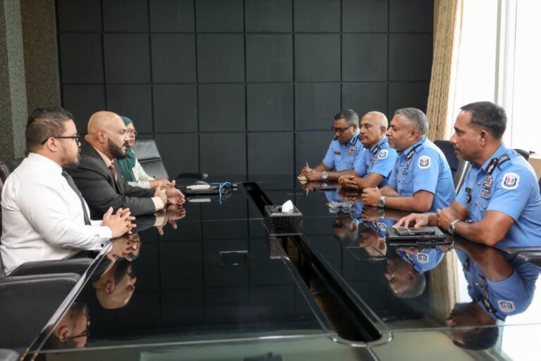 ޓްރެފިކް ހައްލުކުރަން ފުލުހުންނާއި މޮބިލިޓީ އޮފީހުން މަޝްވަރާކޮށްފި