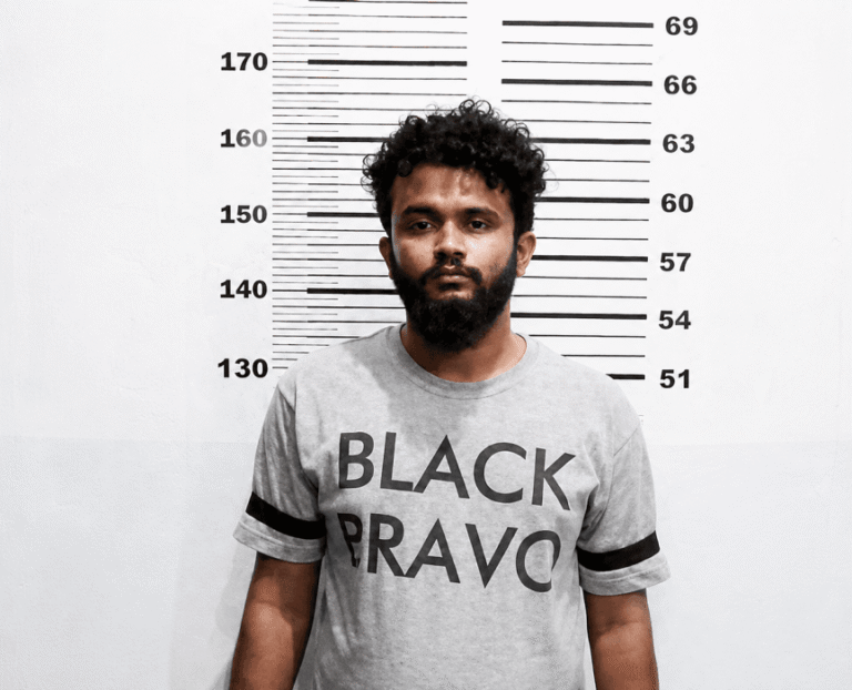 އަބުޗާ އަލުން ޖަލަށްލައިފި
